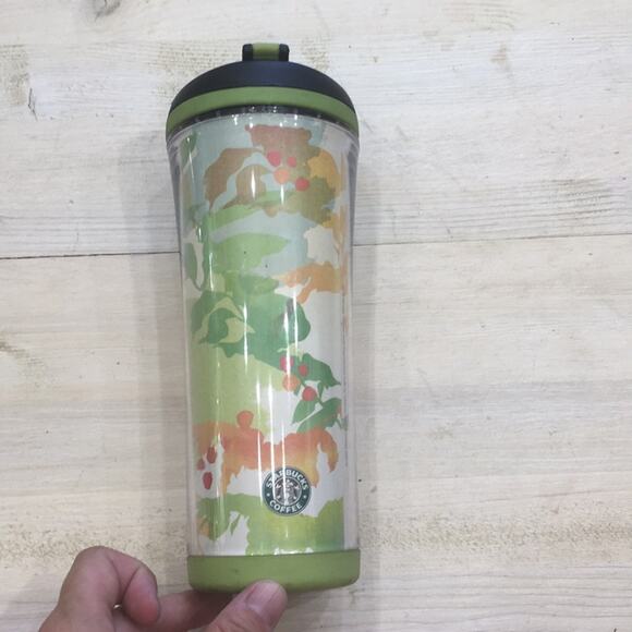 Starbucks plastic reusable mug with sip lid - Picture 1 of 5